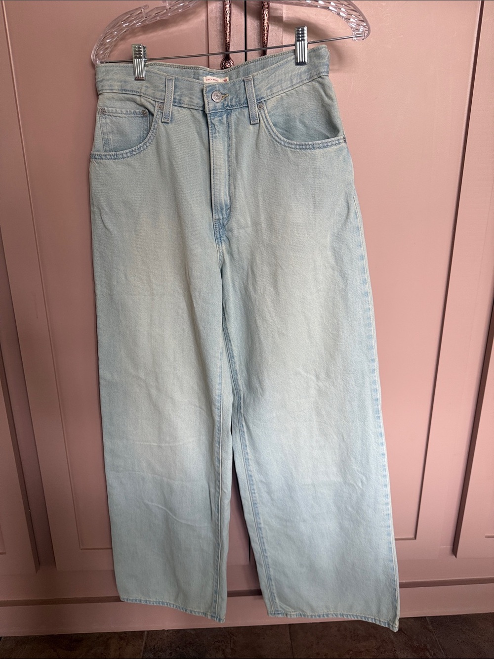 Levi’s Light Wash Wide-Leg Women’s Jeans - Cinch Baggy (28)